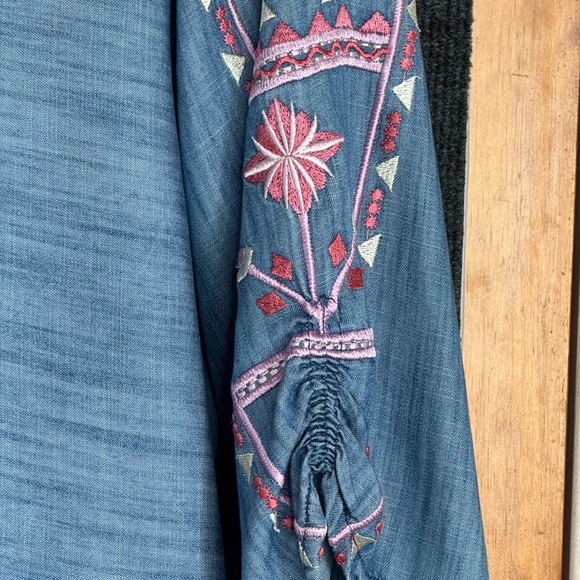 Tolani Embroidered Tassle Tie Chambray Peasant Tunic Top Size XL - Picture 9 of 14